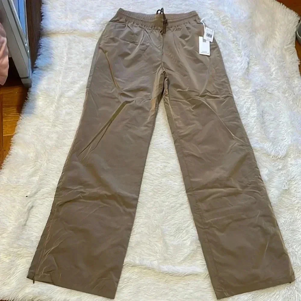 Good American set of pants and sweatshirt
